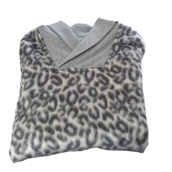 Canda C&A Women's Soft Faux Fur Animal Print Pullover Sweater Size Large - Picture 4 of 7